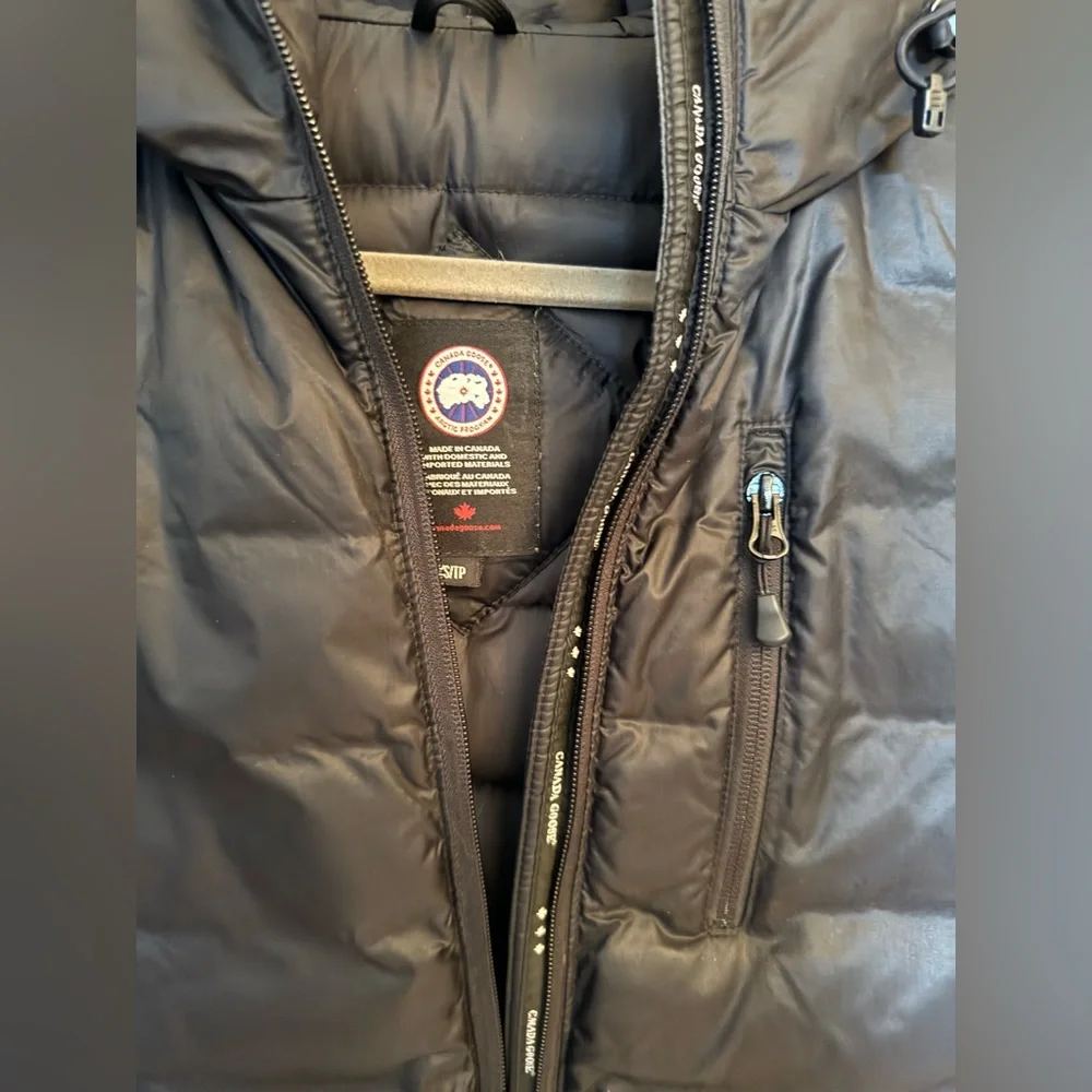 Canada Goose Men’s Lodge Parka. Black. Size XS - Picture 4 of 9